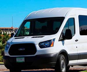 free-transportation-smile-makeover-playa-del-carmen-compressor alt="Top Dental clinic Mexico"